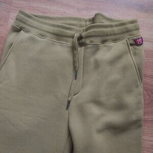 Joggers / by aurther beale